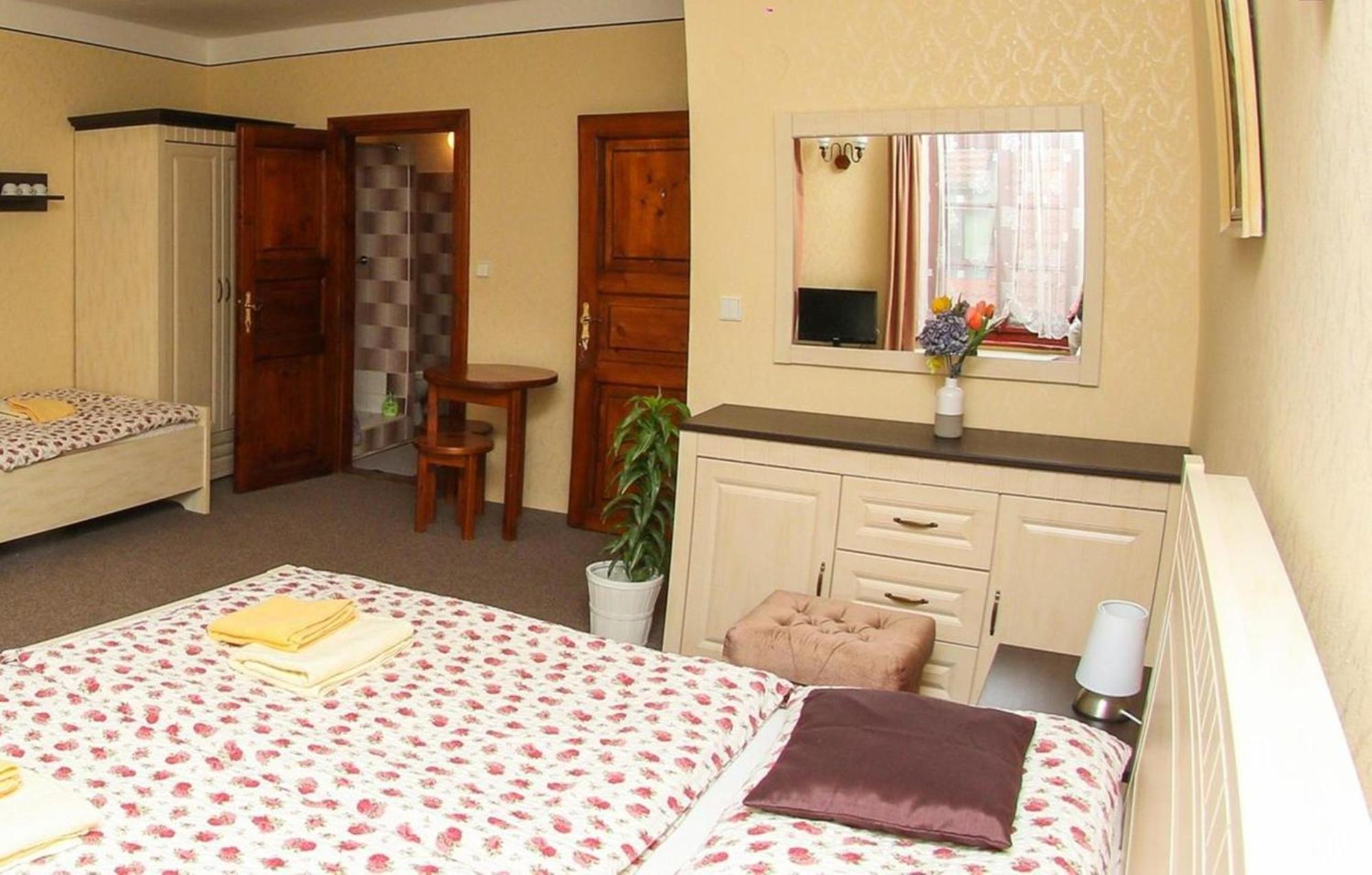 Český Krumlov Mini Hotel Abraka & Apartments מראה חיצוני תמונה