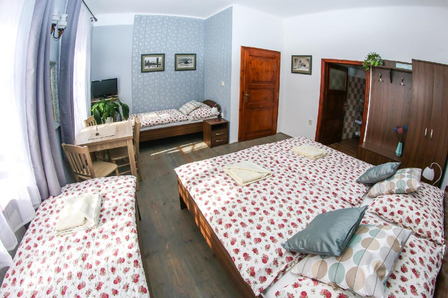 Český Krumlov Mini Hotel Abraka & Apartments מראה חיצוני תמונה