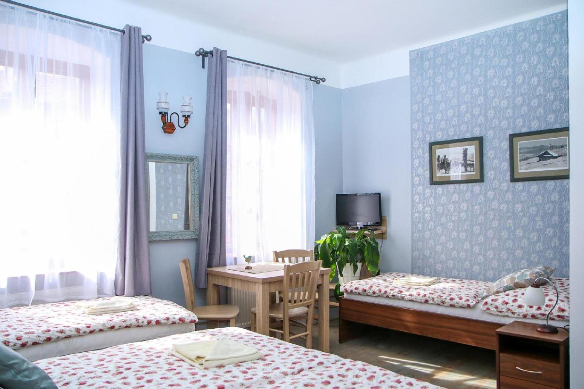 Český Krumlov Mini Hotel Abraka & Apartments מראה חיצוני תמונה
