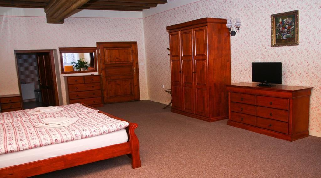 Český Krumlov Mini Hotel Abraka & Apartments מראה חיצוני תמונה