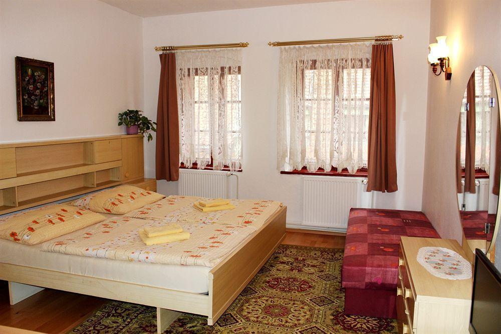 Český Krumlov Mini Hotel Abraka & Apartments מראה חיצוני תמונה