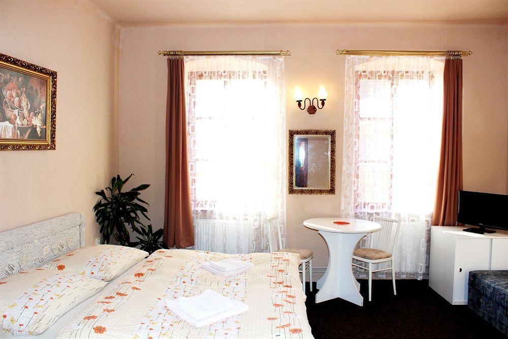 Český Krumlov Mini Hotel Abraka & Apartments מראה חיצוני תמונה