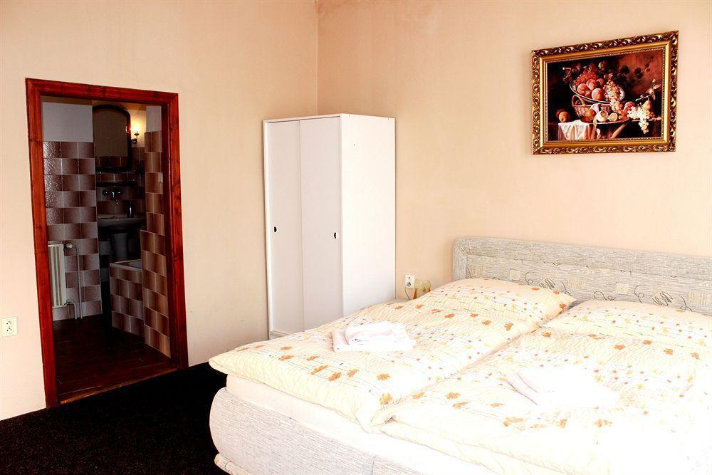 Český Krumlov Mini Hotel Abraka & Apartments מראה חיצוני תמונה