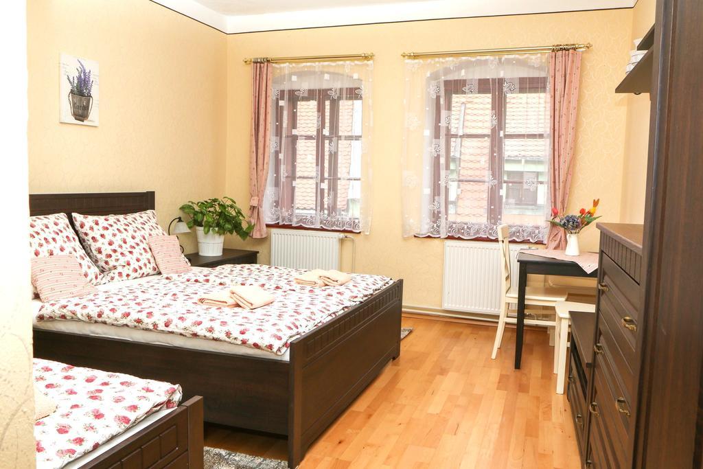 Český Krumlov Mini Hotel Abraka & Apartments מראה חיצוני תמונה