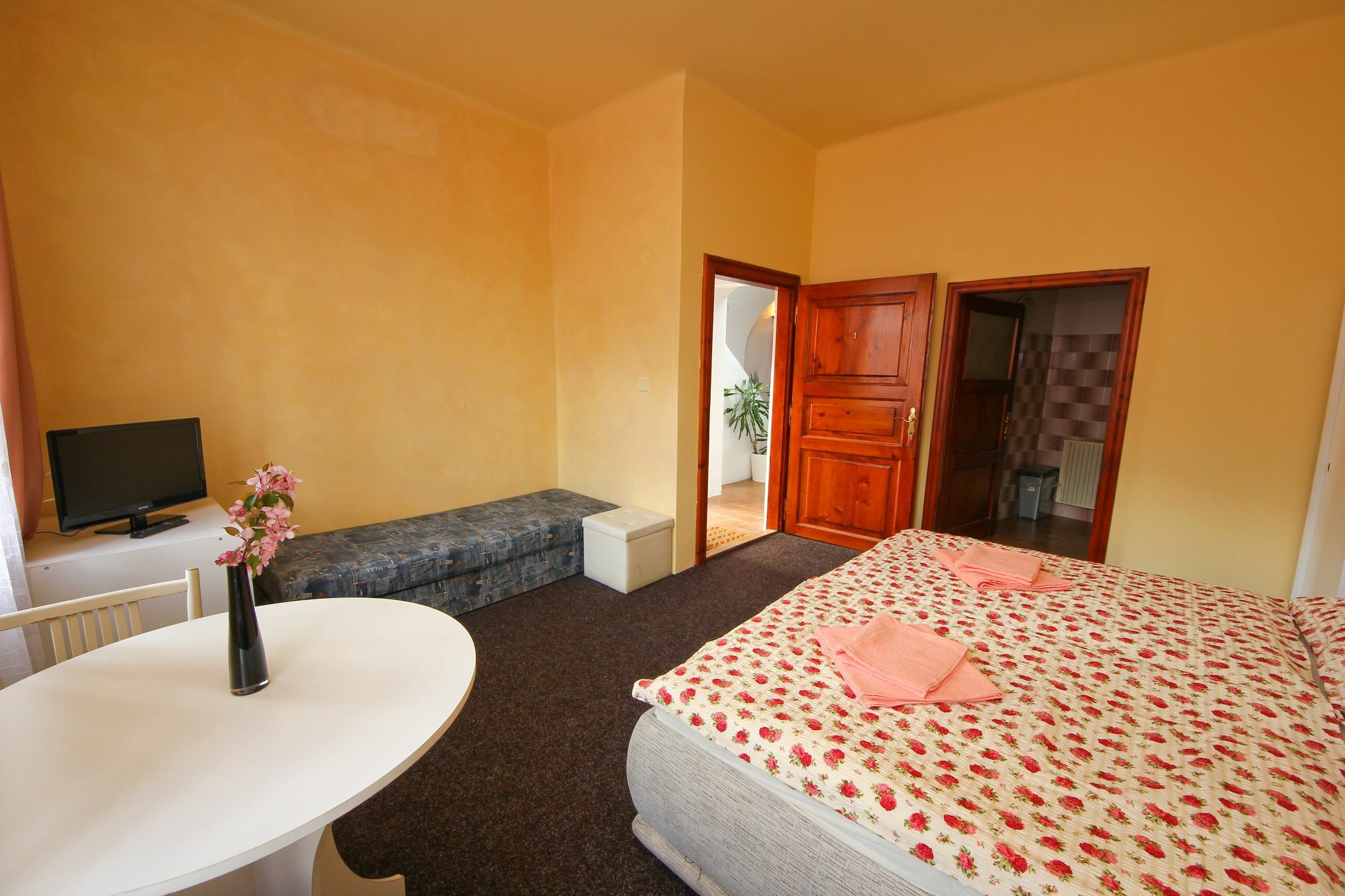 Český Krumlov Mini Hotel Abraka & Apartments מראה חיצוני תמונה